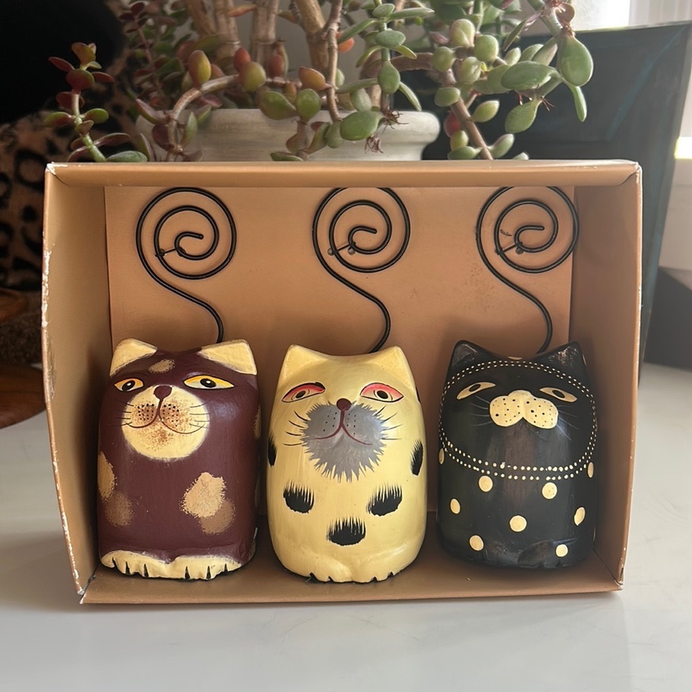 Pier 1 One Imports Three 3 Wooden Cat Tail Folk Art Photo Holders. New I…